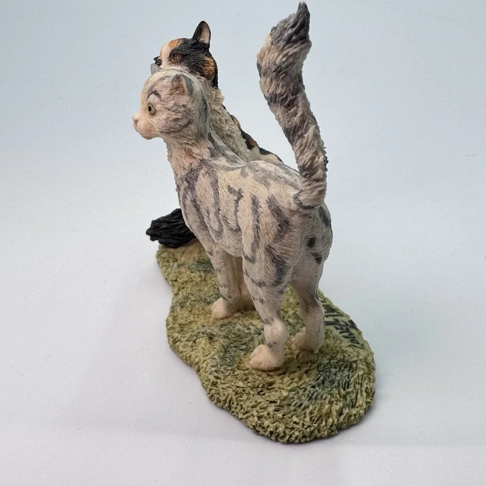 Lowell Davis Cat Kitten Figurine 
